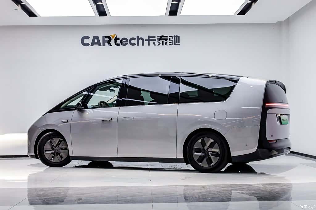 Li Auto MEGA, 2025 4