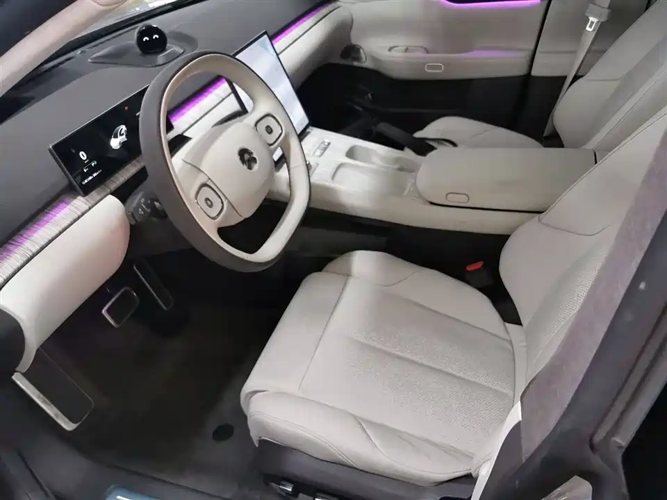 NIO ET7