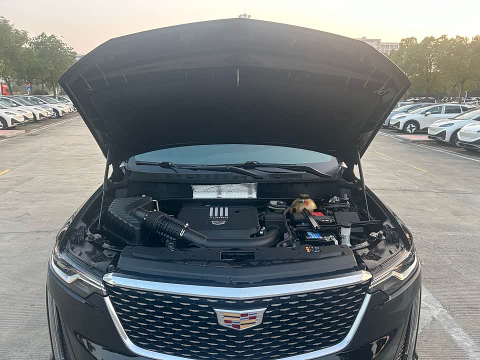 Cadillac XT6