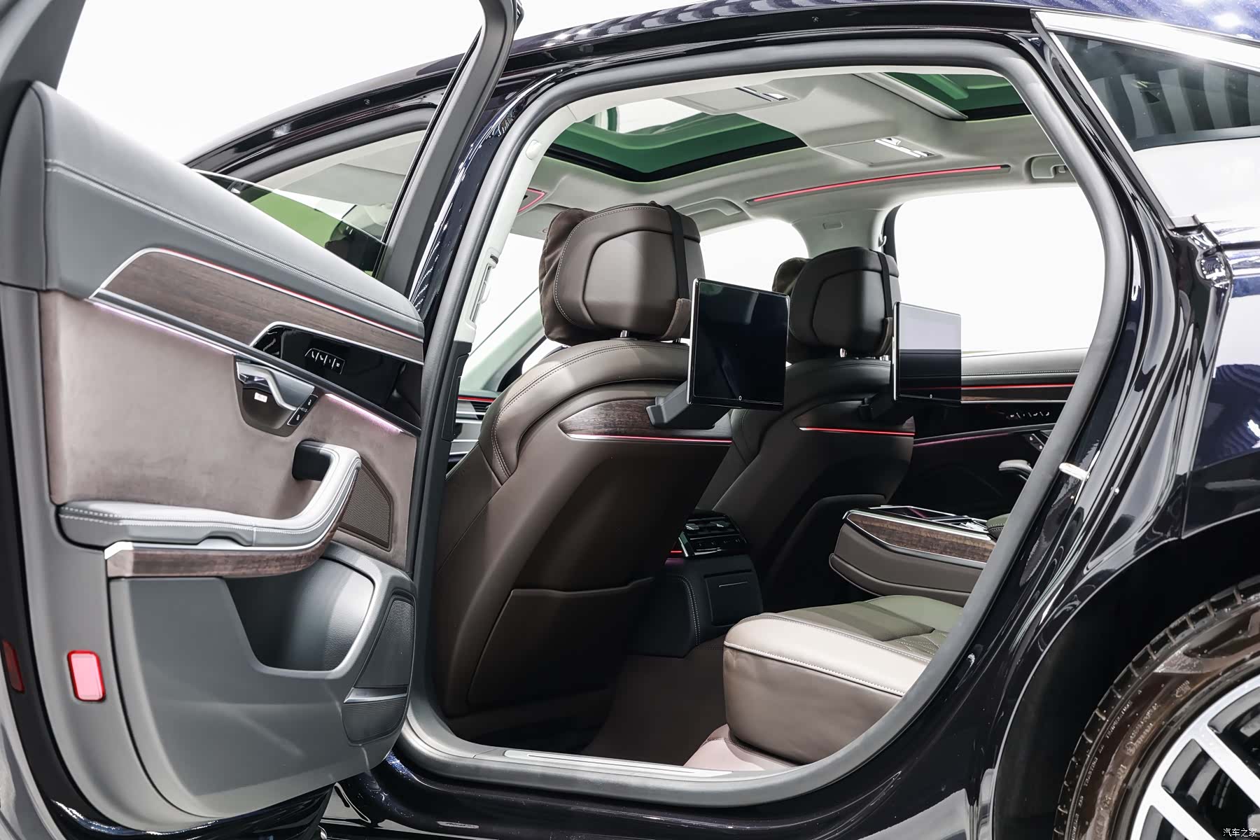 Audi A8L, 2025 13