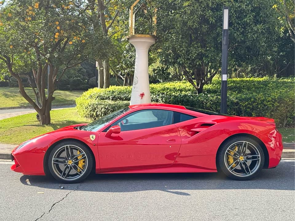 Ferrari 488