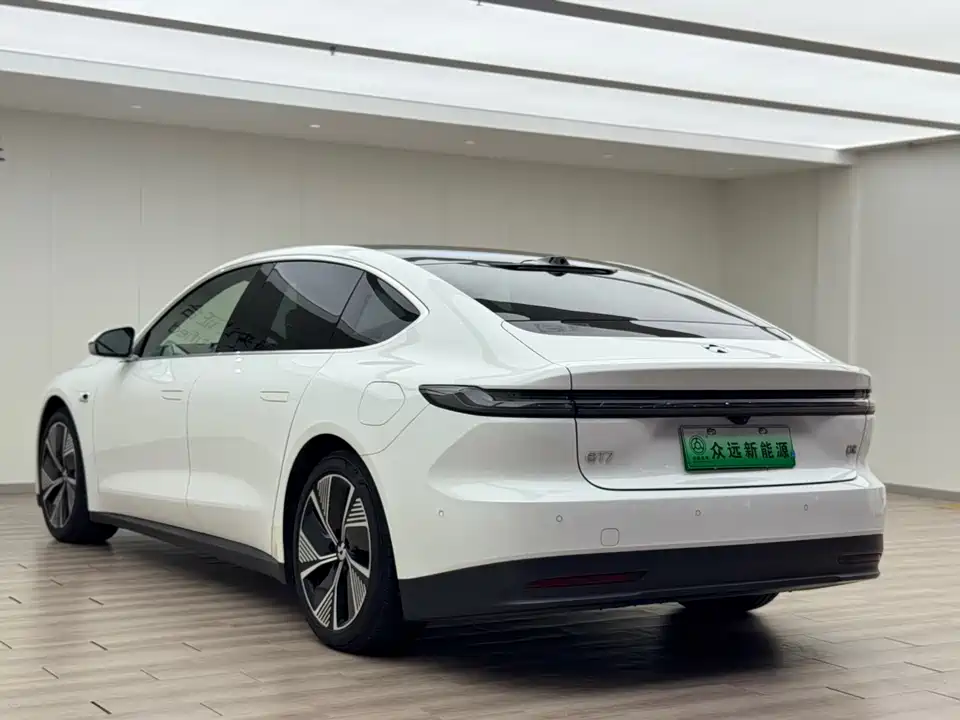 NIO ET7