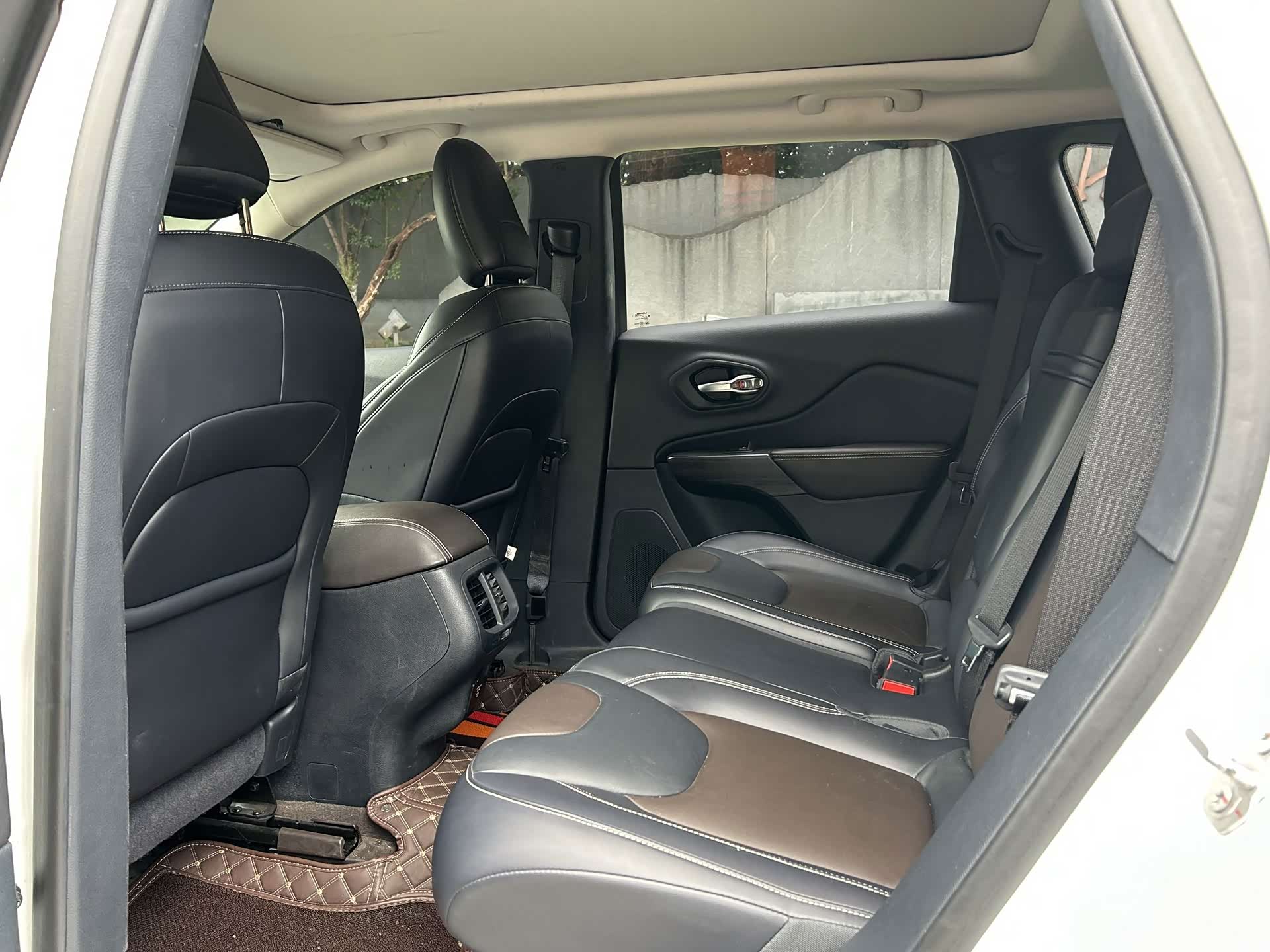 Jeep Cherokee, 2016 10