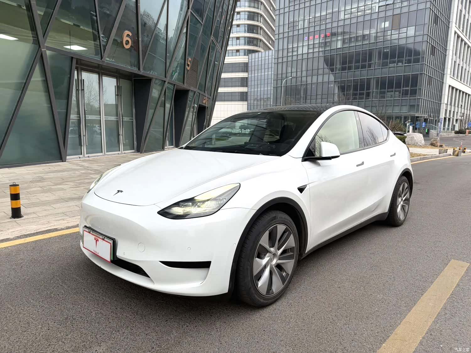 Tesla Model Y, 2022 1