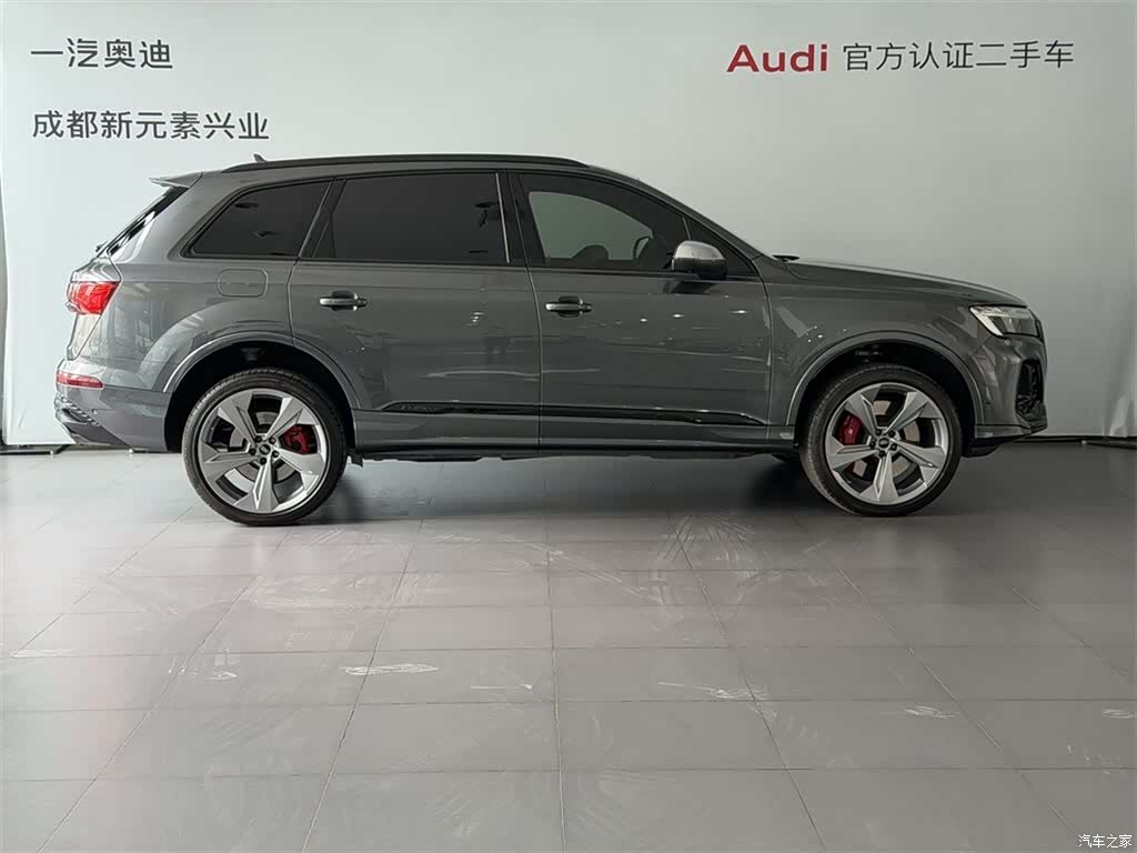 Audi Q7, 2024 3