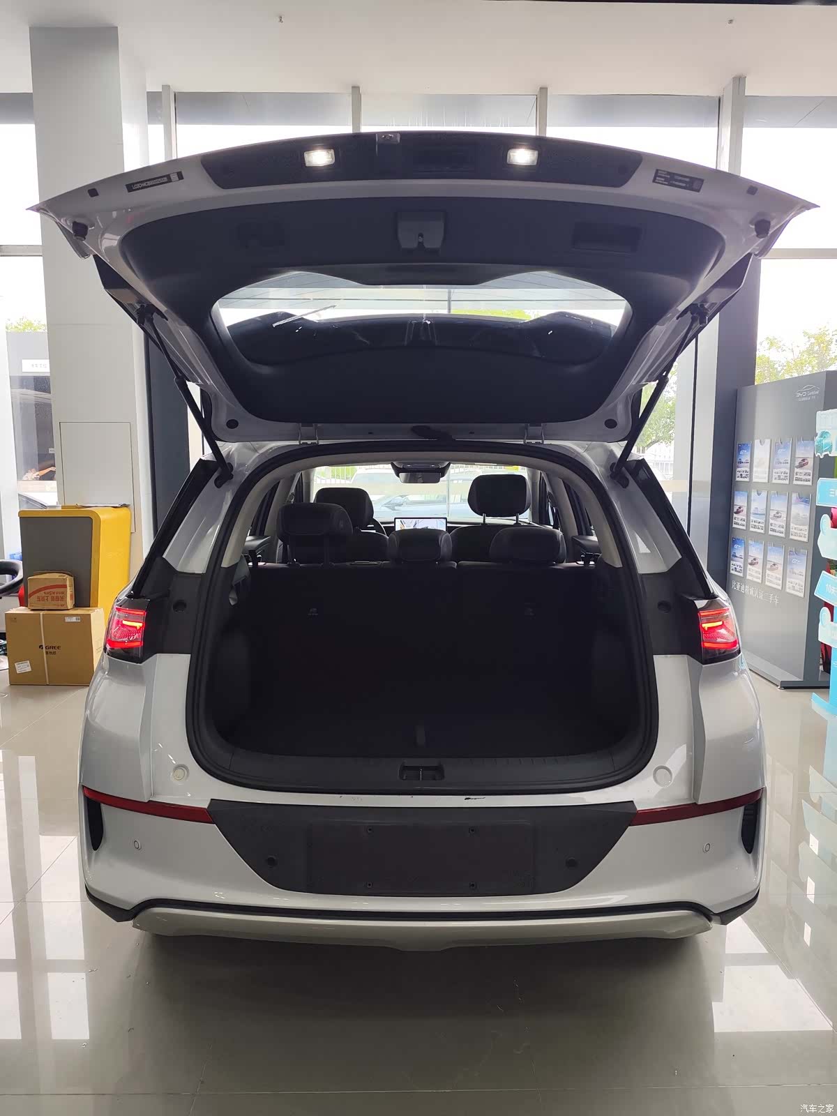 BYD HiAce, 2025 12