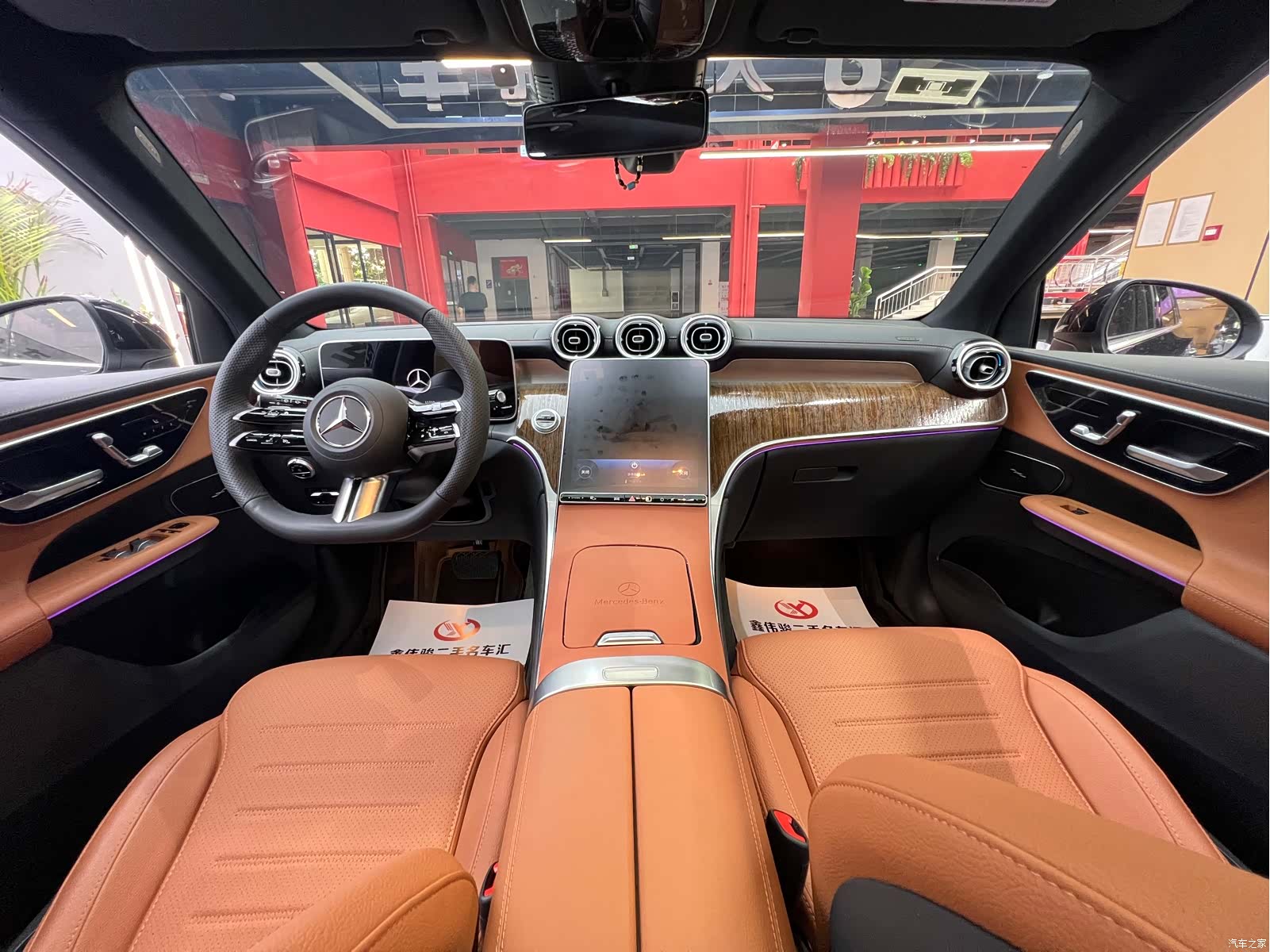 Mercedes-Benz GLC, 2025 12