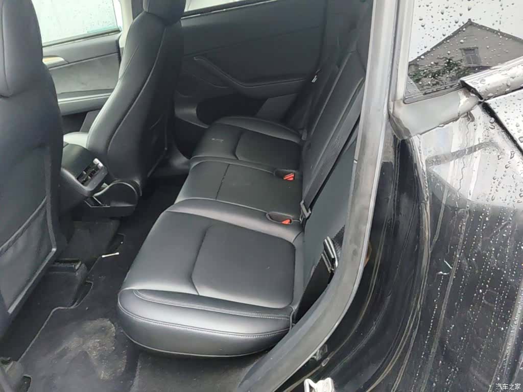 Tesla Model Y, 2022 17