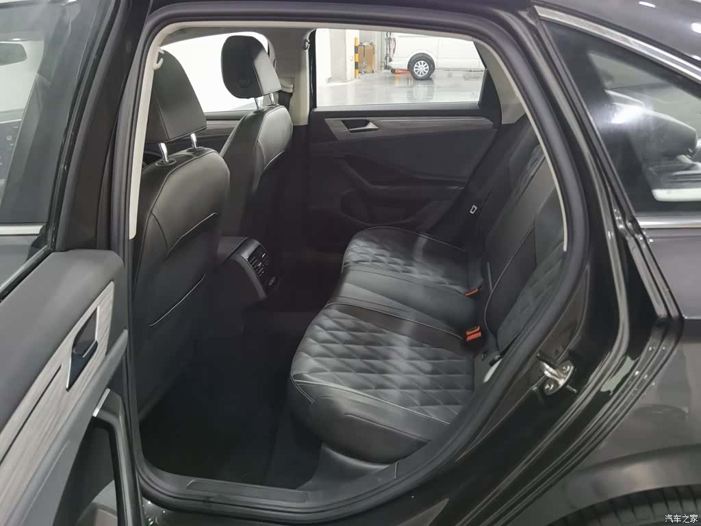 Volkswagen Sagitar, 2022 15