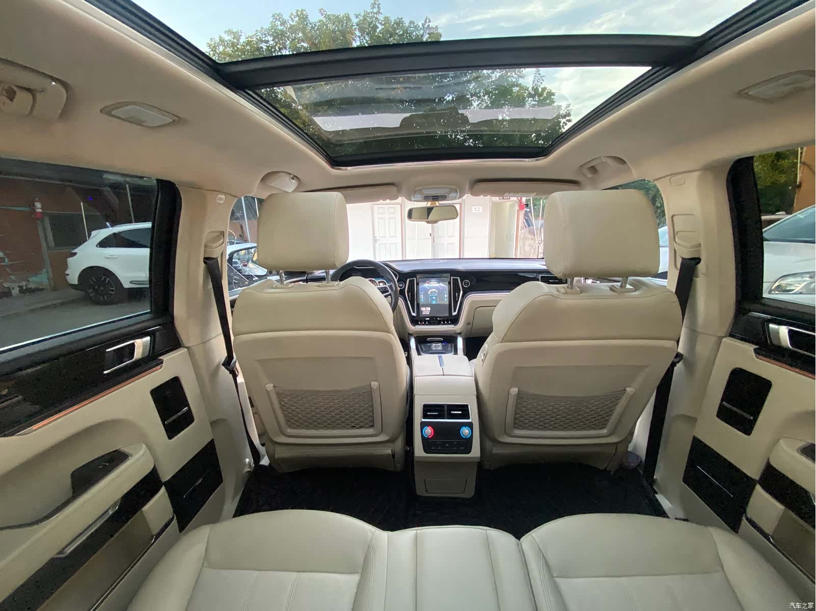 Zotye T700, 2017 12