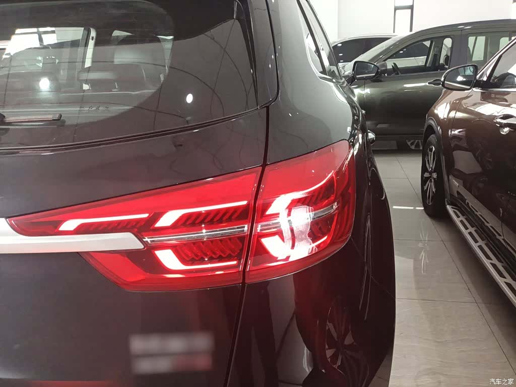 Hongqi HS5, 2023 24