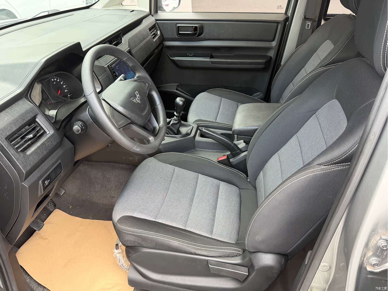 Wuling Hongguang, 2021 все фото