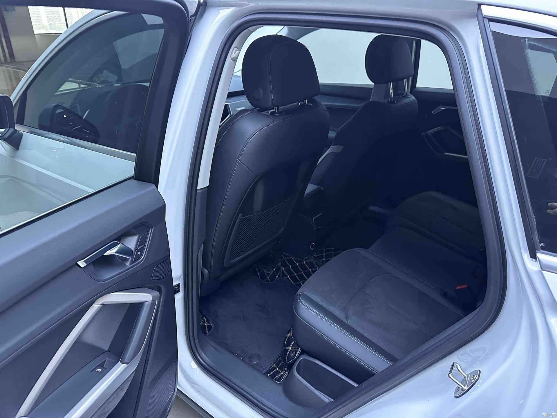 Audi Q3, 2023 10