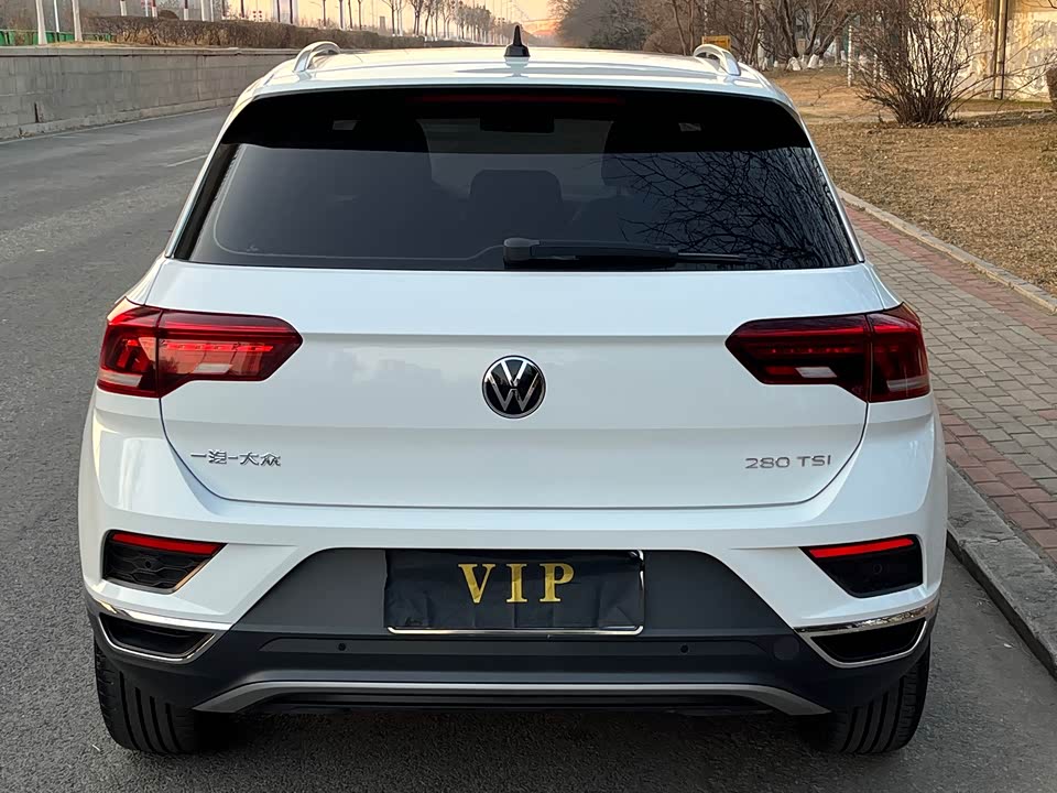 Volkswagen T-ROC exploring Songs