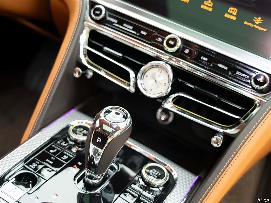 Bentley Flying Spur, 2022 26