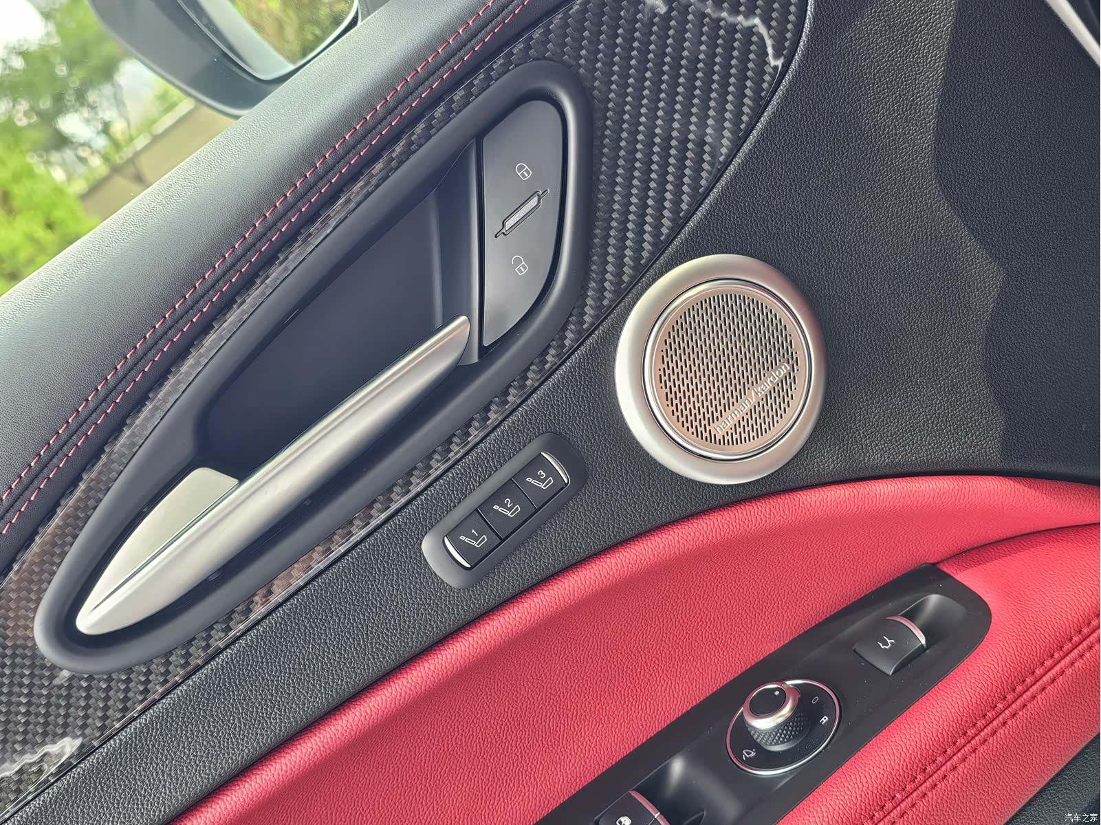 Alfa Romeo Stelvio, 2022 11