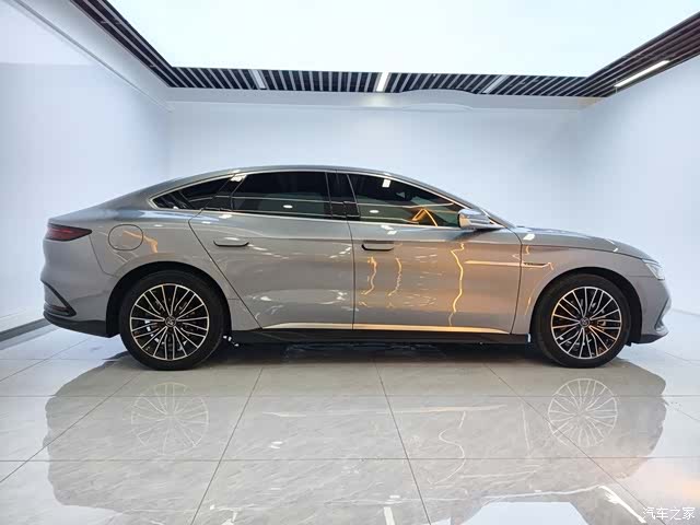BYD Han, 2022 10