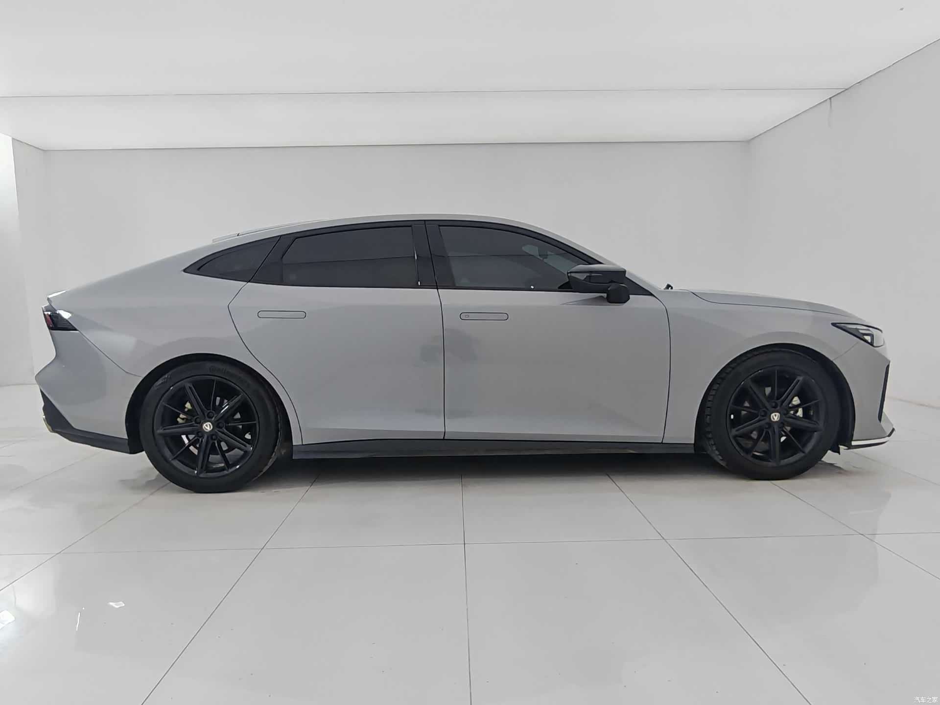 Changan UNI-V, 2023 17