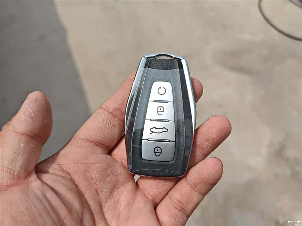 Geely Boyue, 2026 17