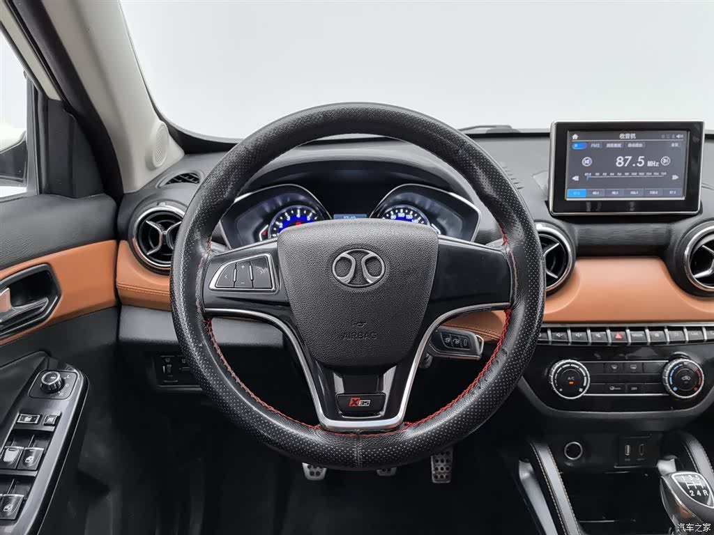 BAIC X35, 2016 11