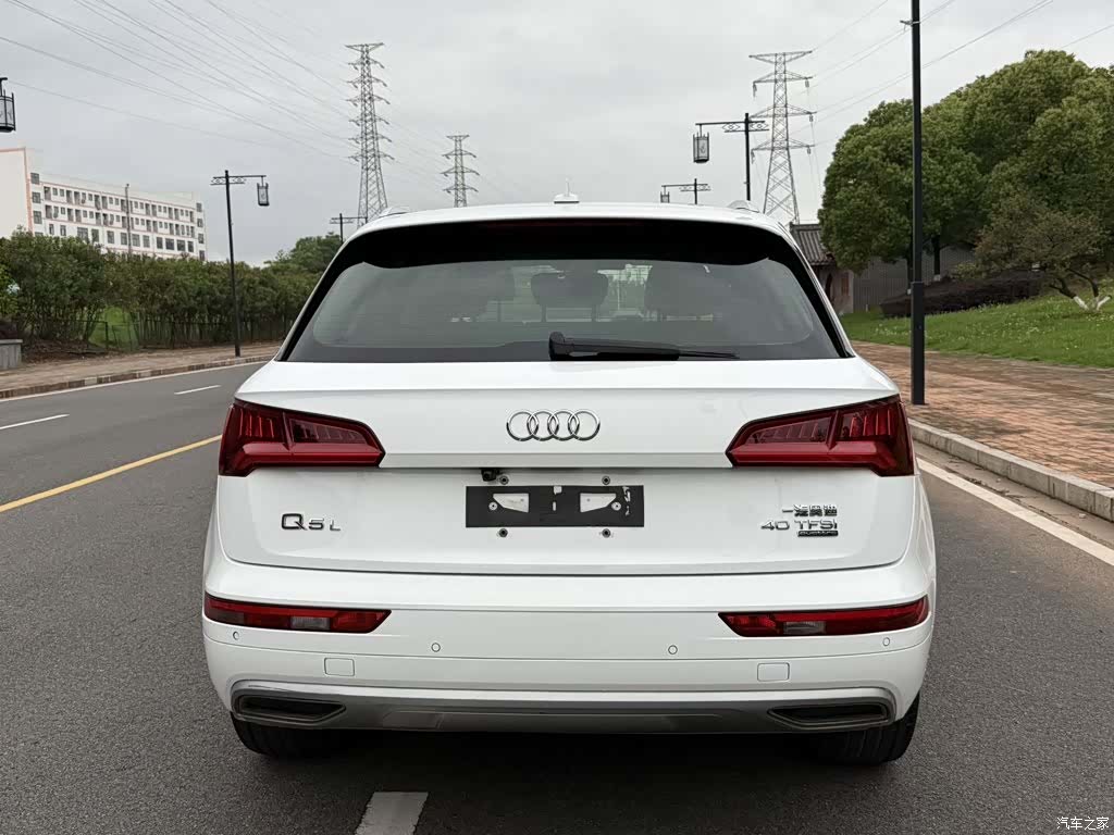 Audi Q5L, 2020 все фото