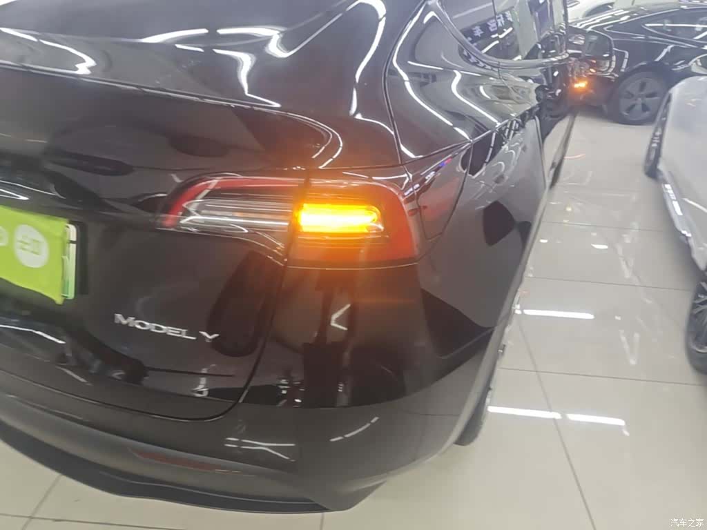 Tesla Model Y, 2023 8