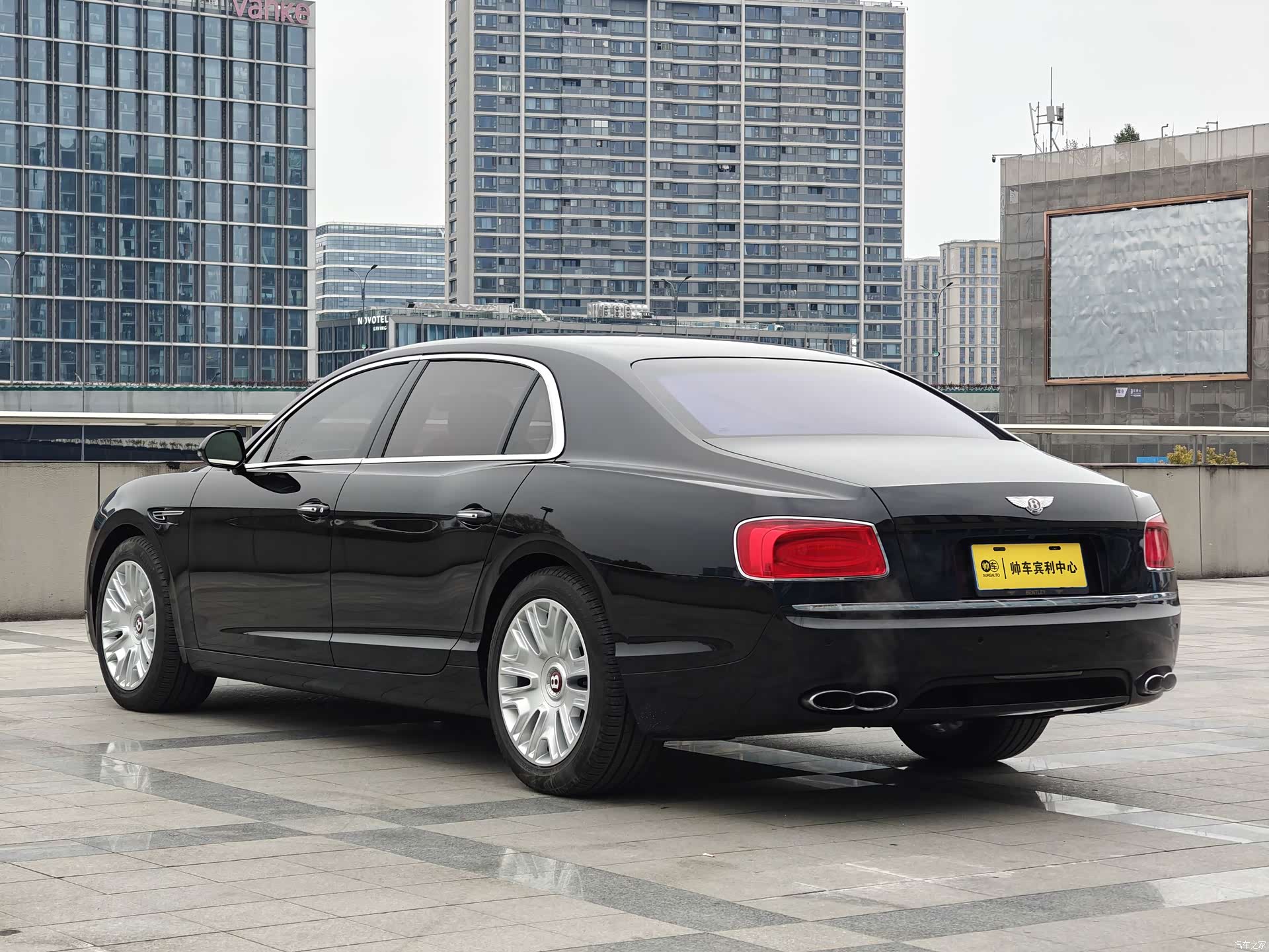 Bentley Flying Spur, 2017 11