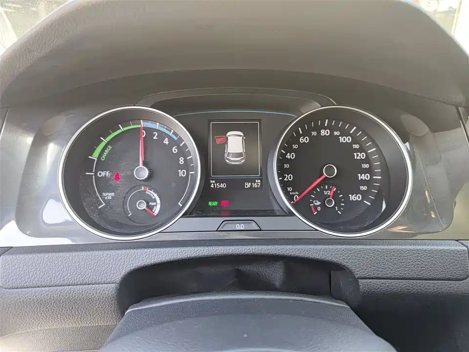 Volkswagen Golf*pure electricity