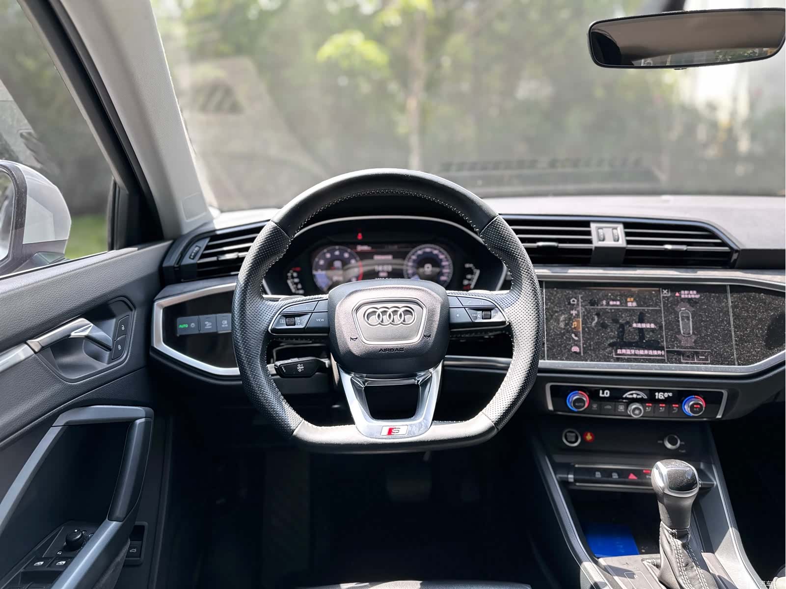 Audi Q3, 2021 11