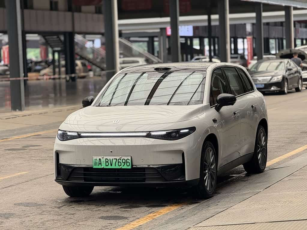 Leapmotor C10