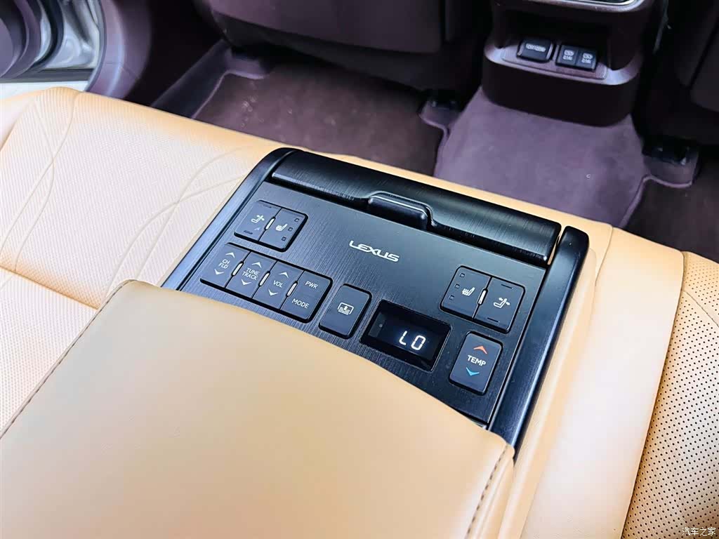 Lexus ES, 2019 17