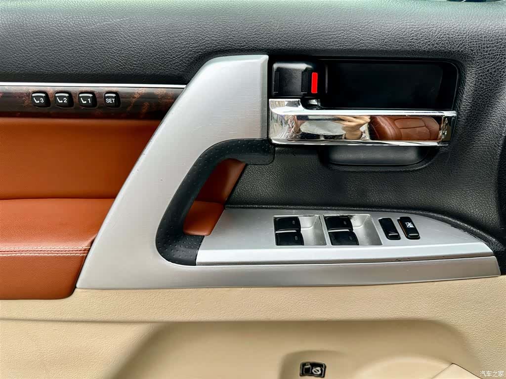 Toyota Land Cruiser, 2010 16