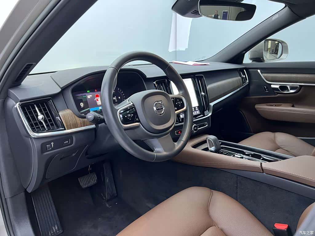 Volvo V90, 2023 32