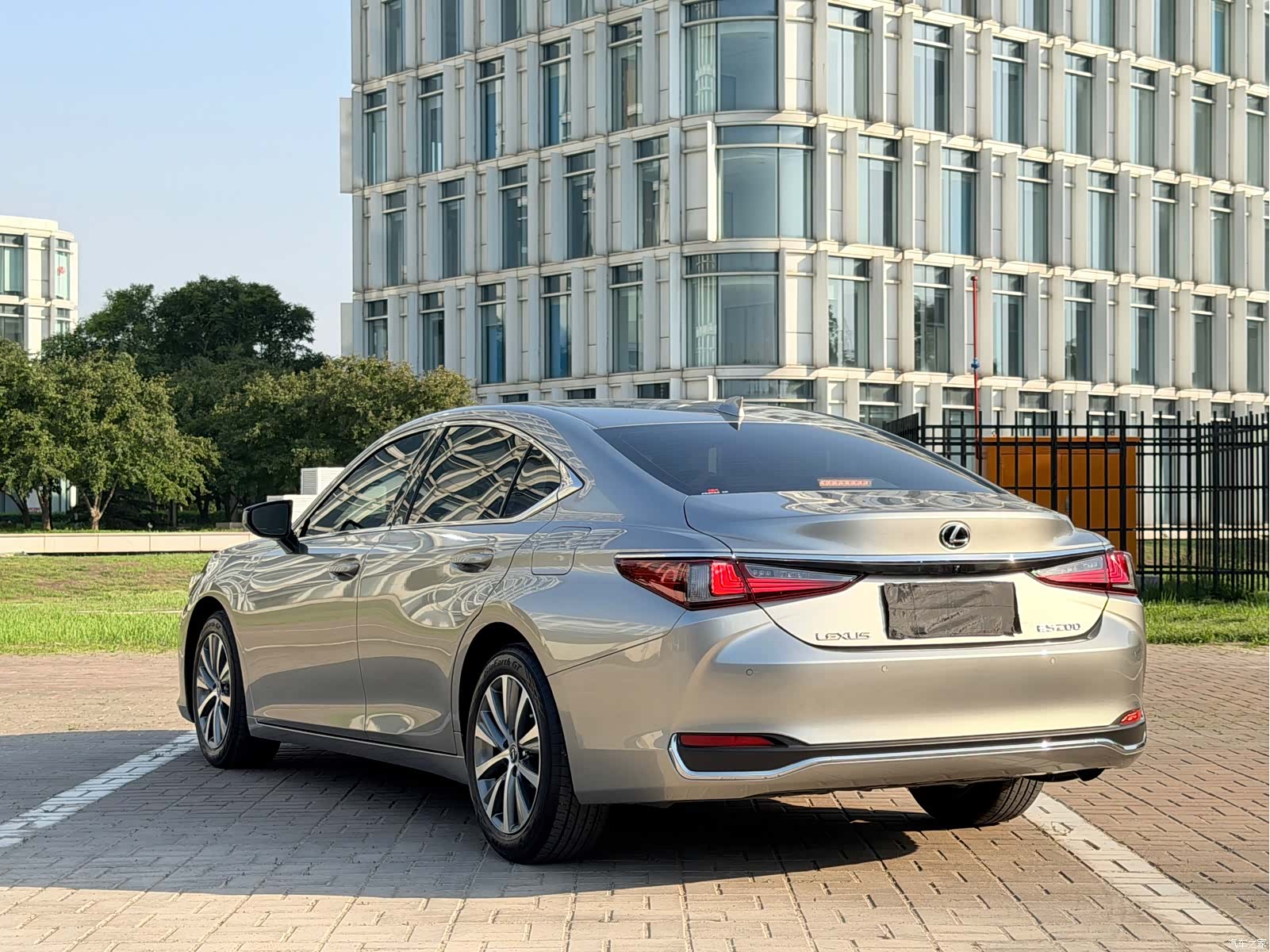 Lexus ES, 2021 9