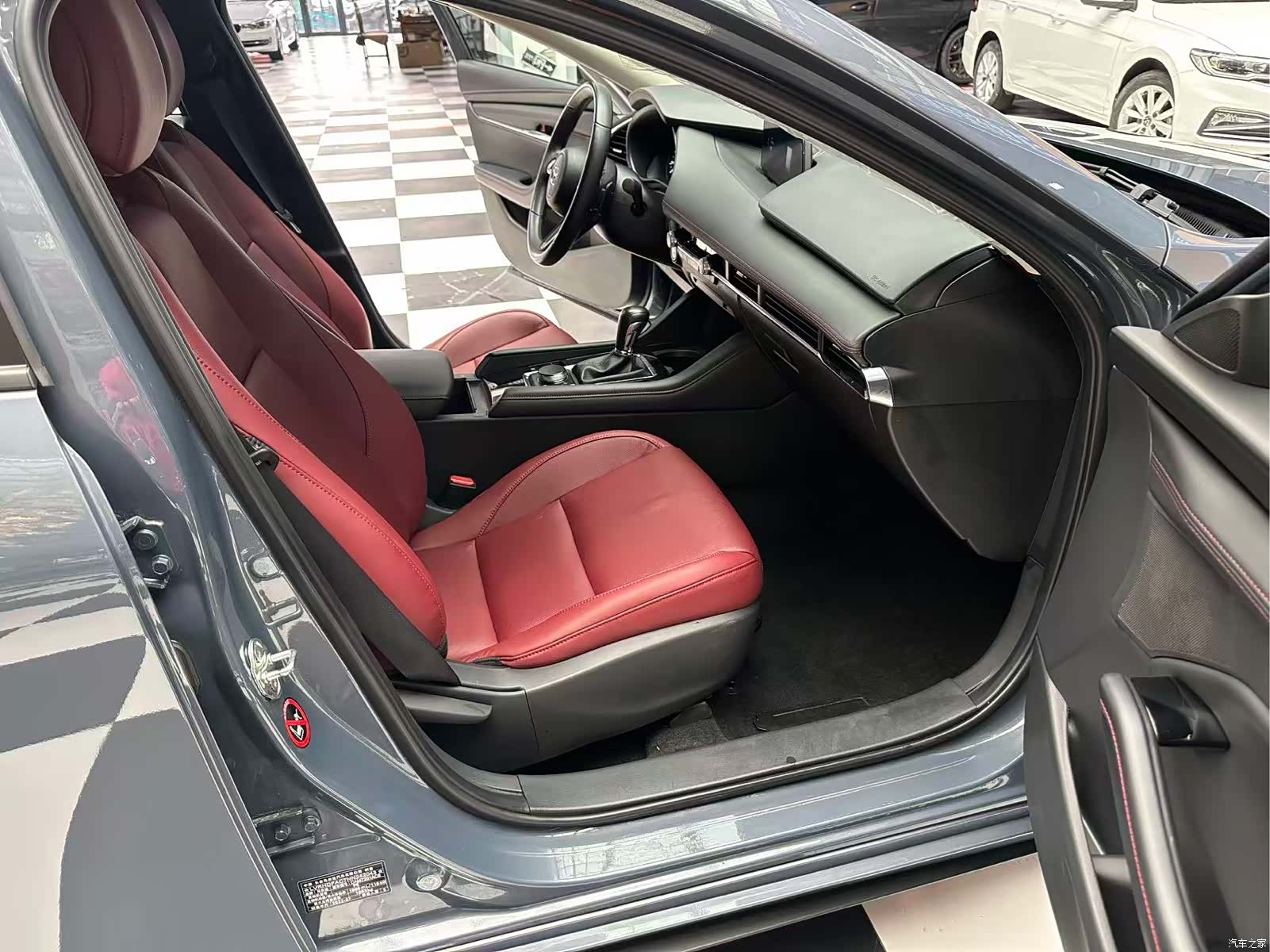 Mazda Mazda3, 2023 18