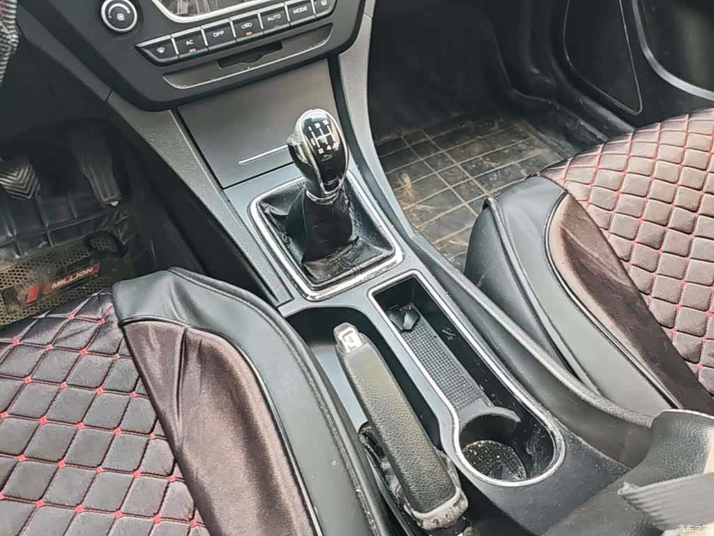 Geely Emgrand, 2017 12
