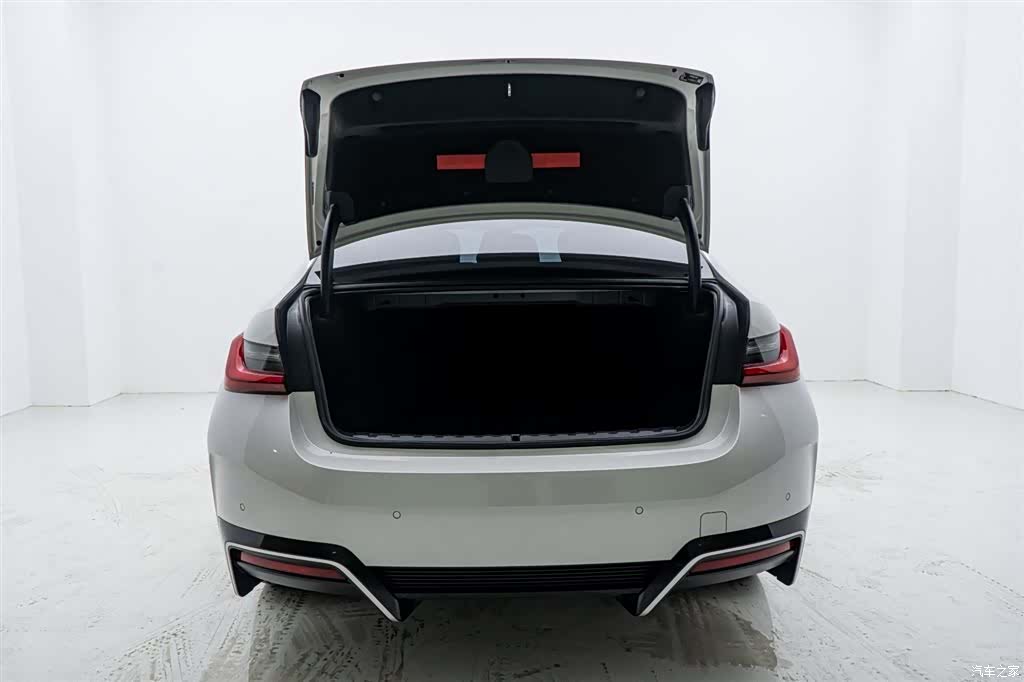 BMW i3, 2023 9