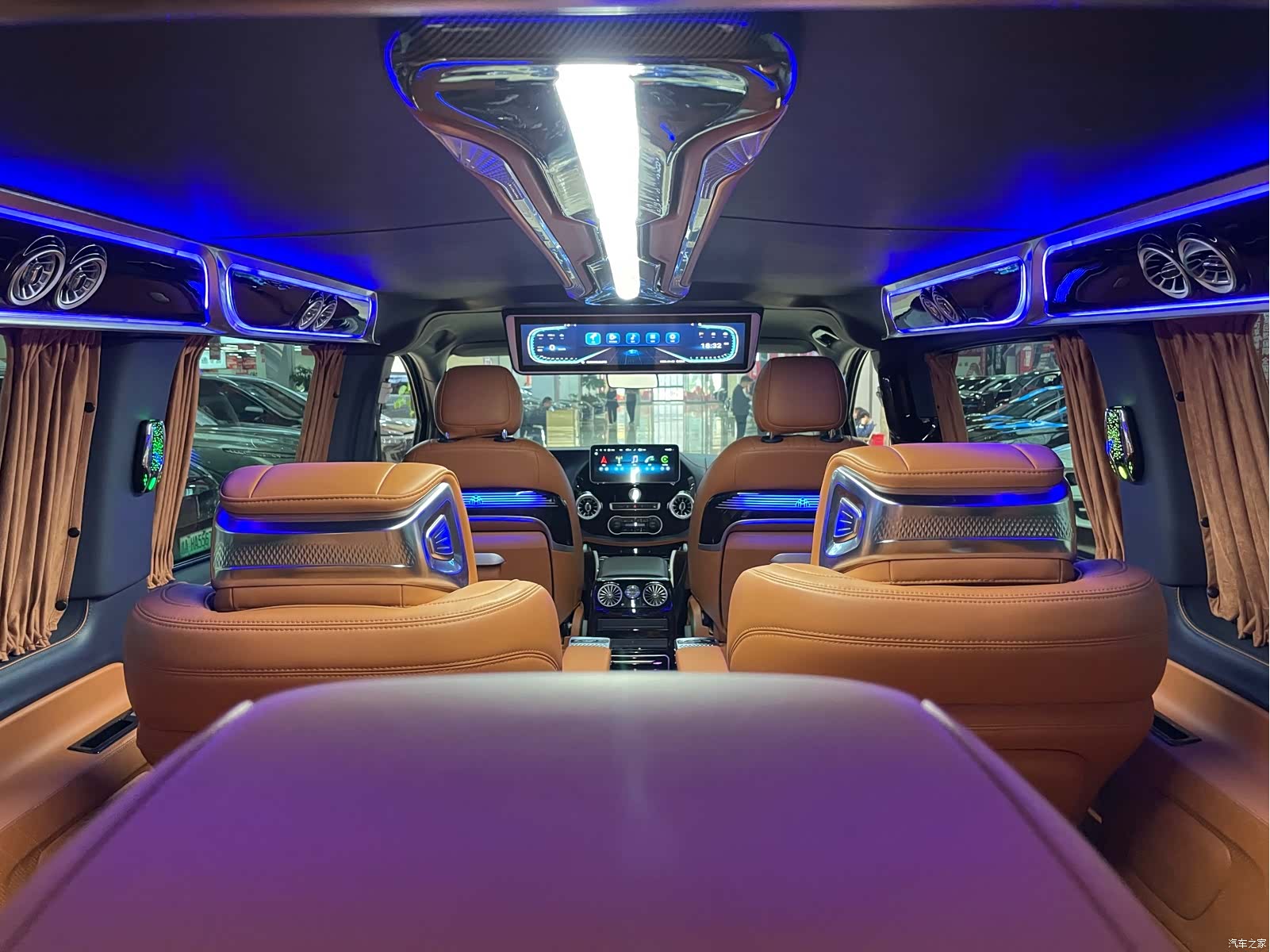 Mercedes-Benz 7, 2024 16