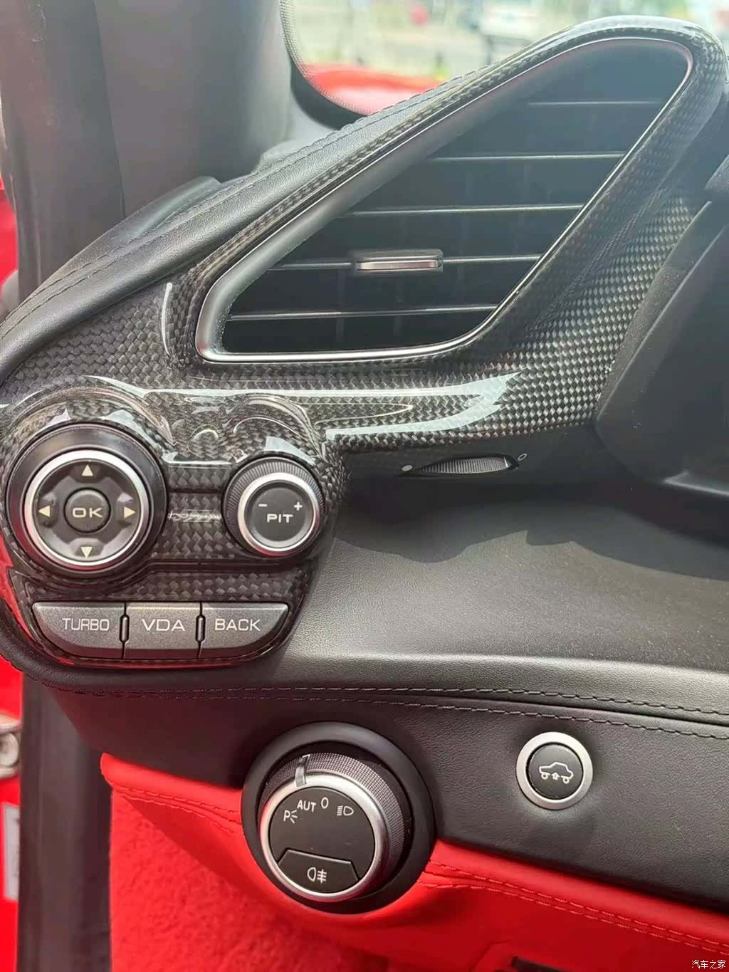 Ferrari 488, 2018 14