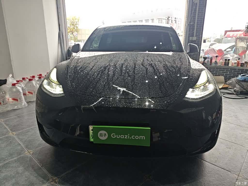 Tesla Model Y, 2023 3