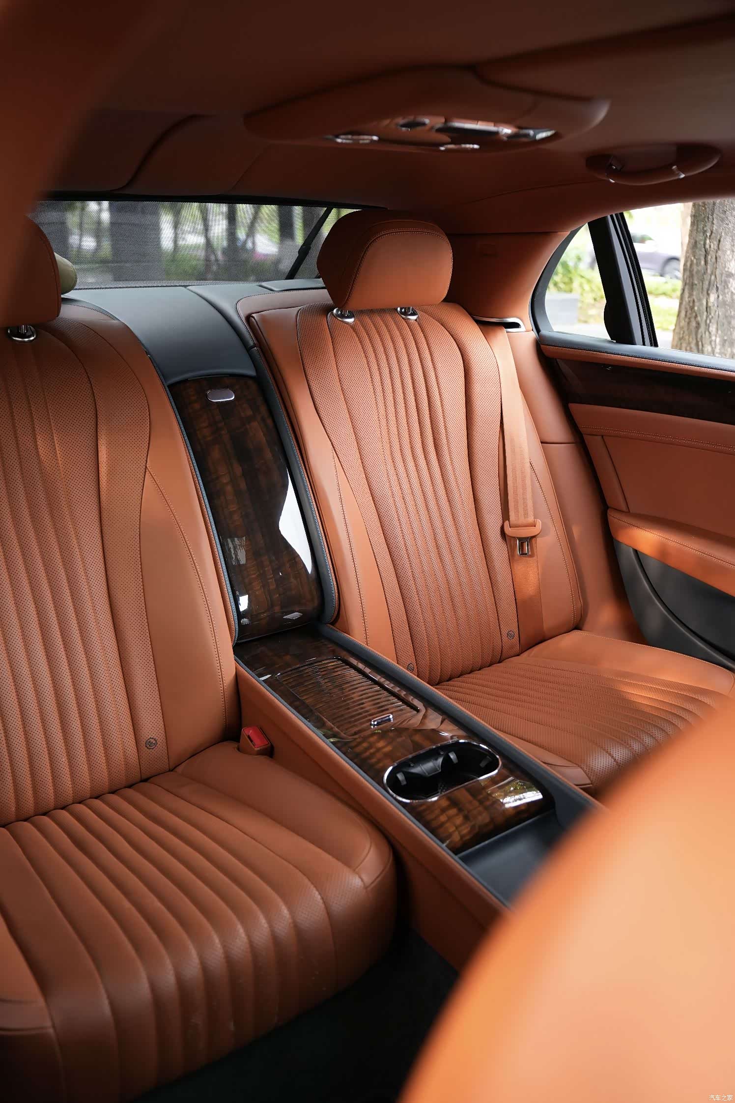 Bentley Flying Spur, 2018 17