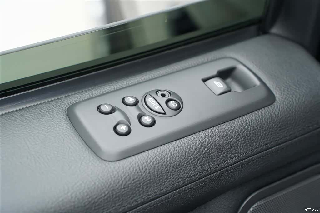 Land Rover Range Rover, 2011 16