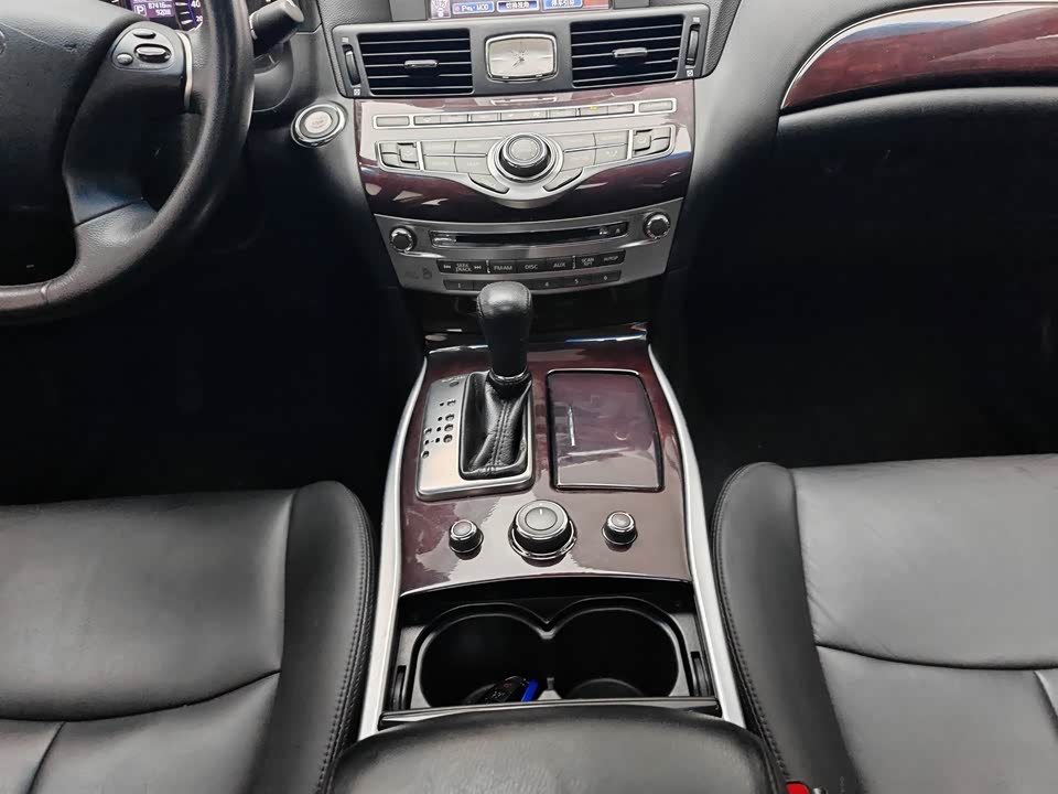 Infiniti Q70 Infiniti Q70