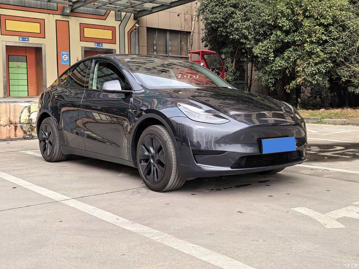 Tesla Model Y, 2024 3
