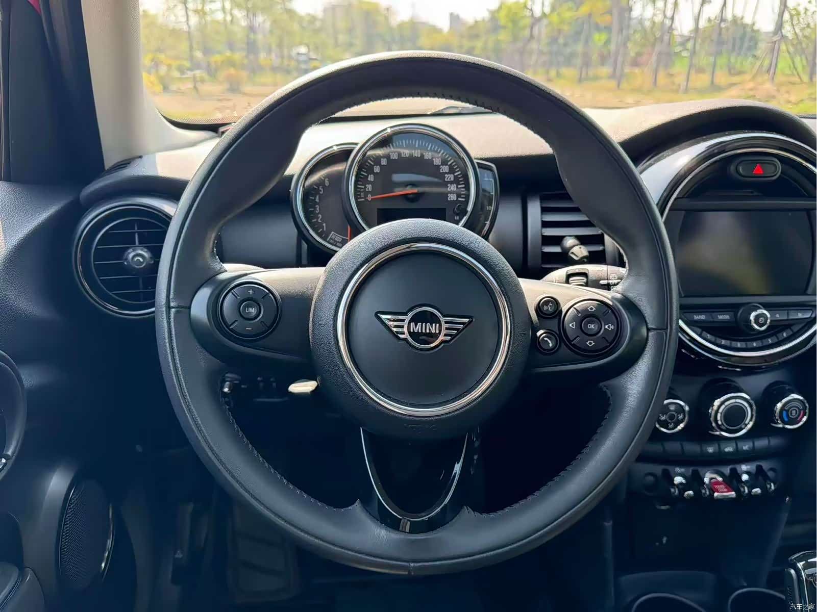 Mini ONE, 2020 14