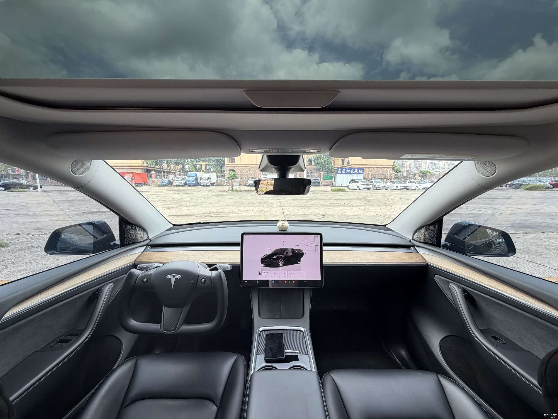 Tesla Model Y, 2022 11