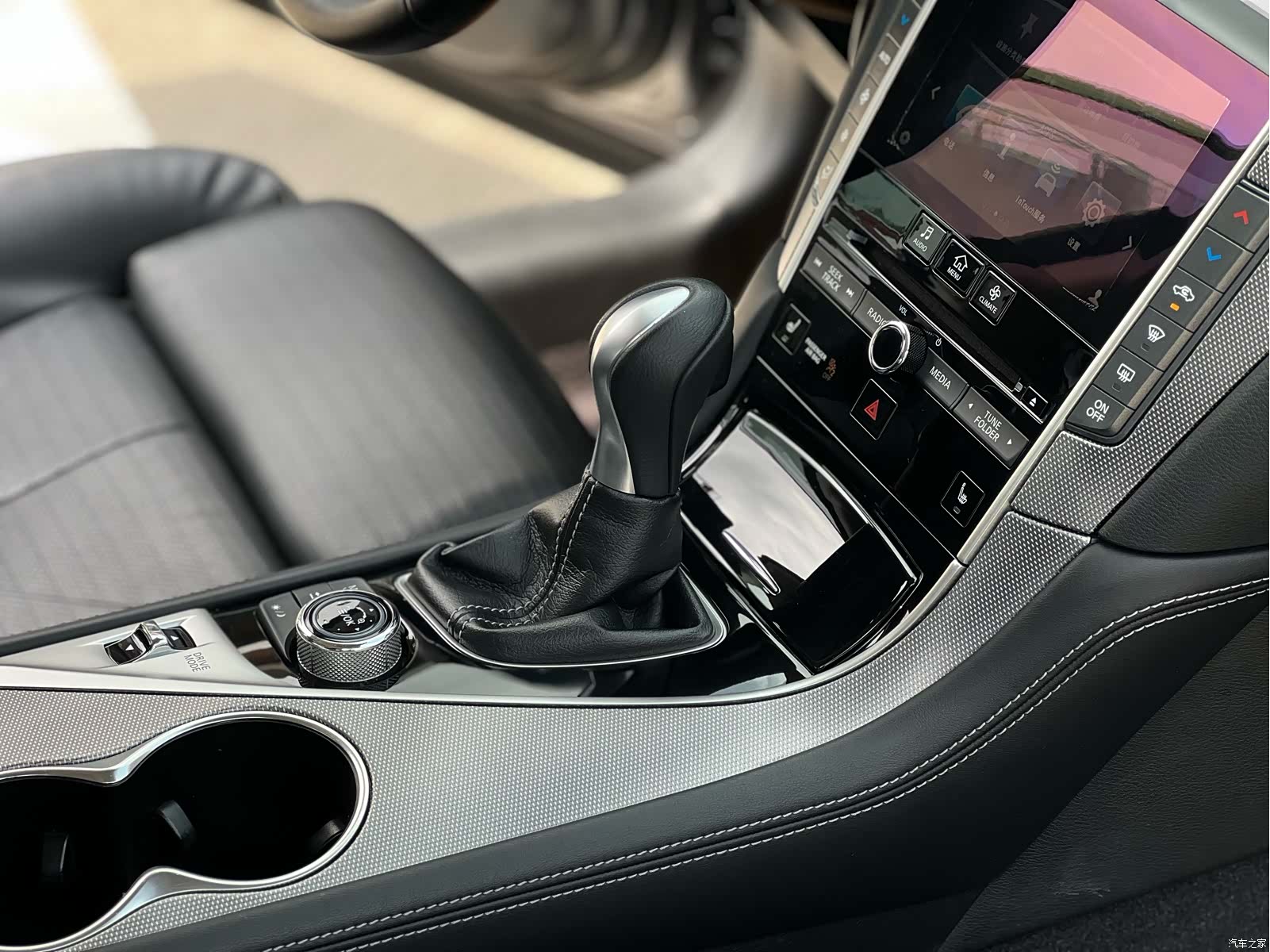 Infiniti Q50, 2017 7