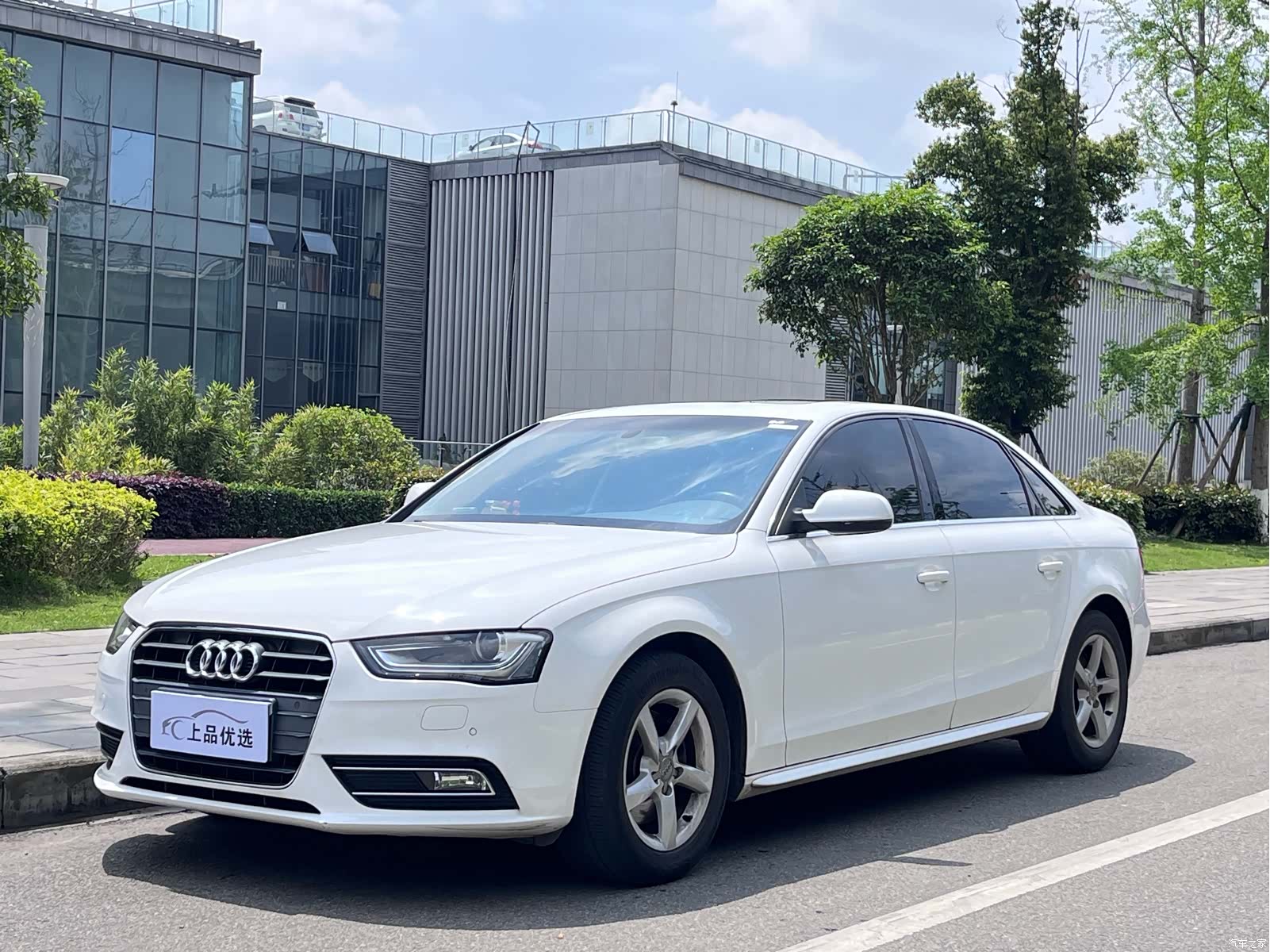 Audi A4L, 2015 1