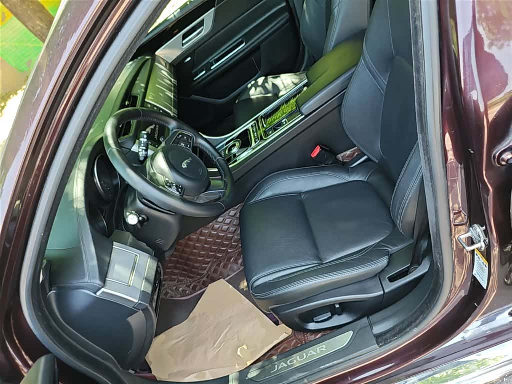 Land Rover XFL, 2017 15