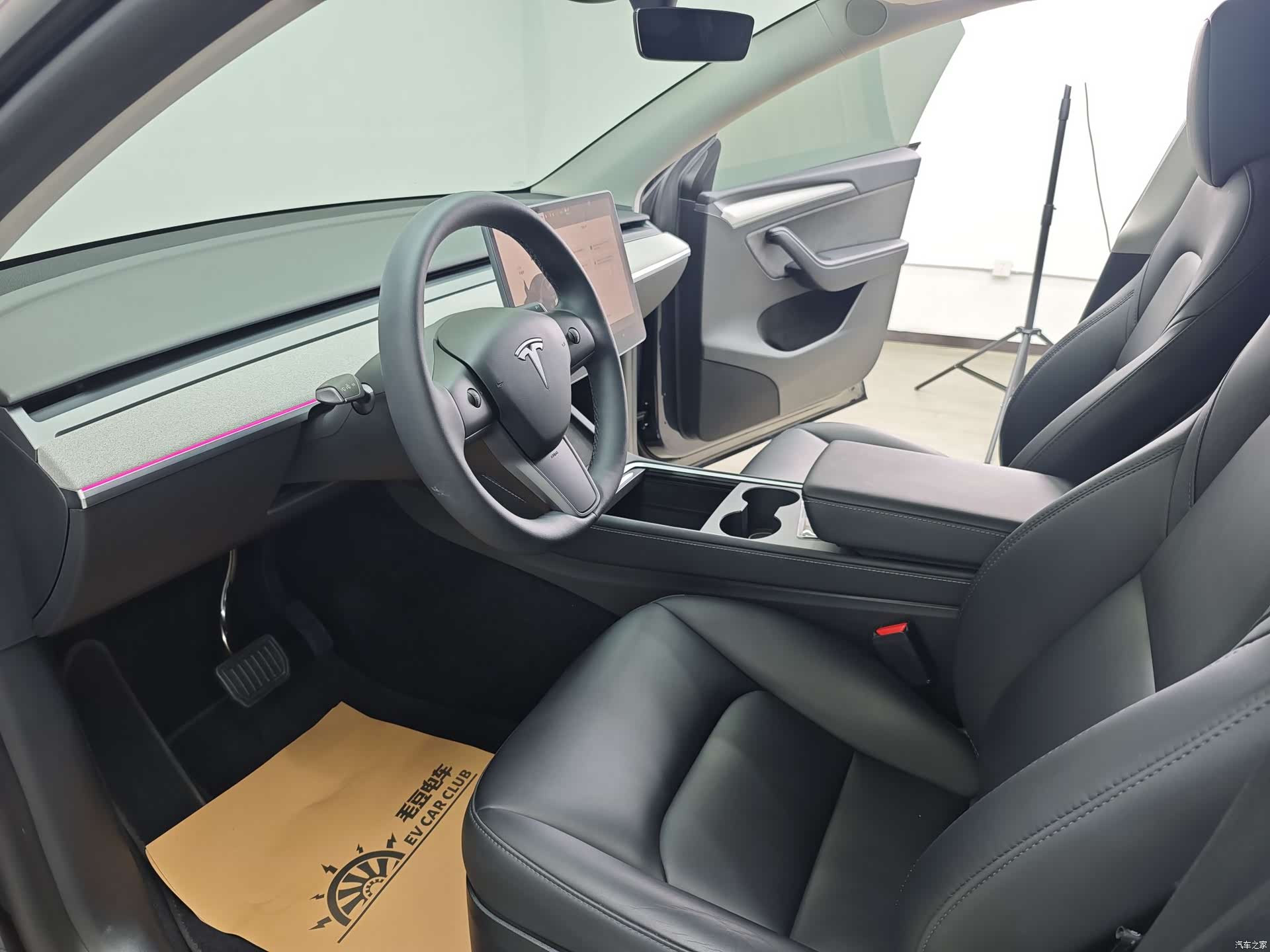 Tesla Model Y, 2024 10